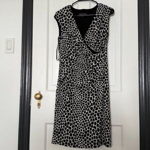 Jones New York Elegant Black Garment